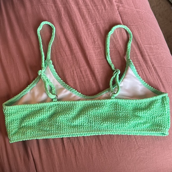 Neon green bikini - Picture 5 of 6